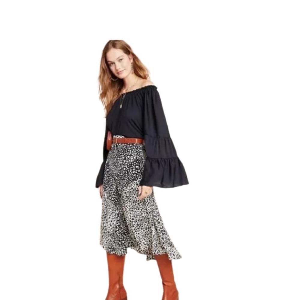 Anthropologie Black Off-Shoulder Blouse with Bell Sleeves - Picture 4 of 12